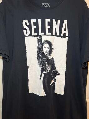 Selena Official Selena Merchandise Graphic T-Shirt Black 2XL